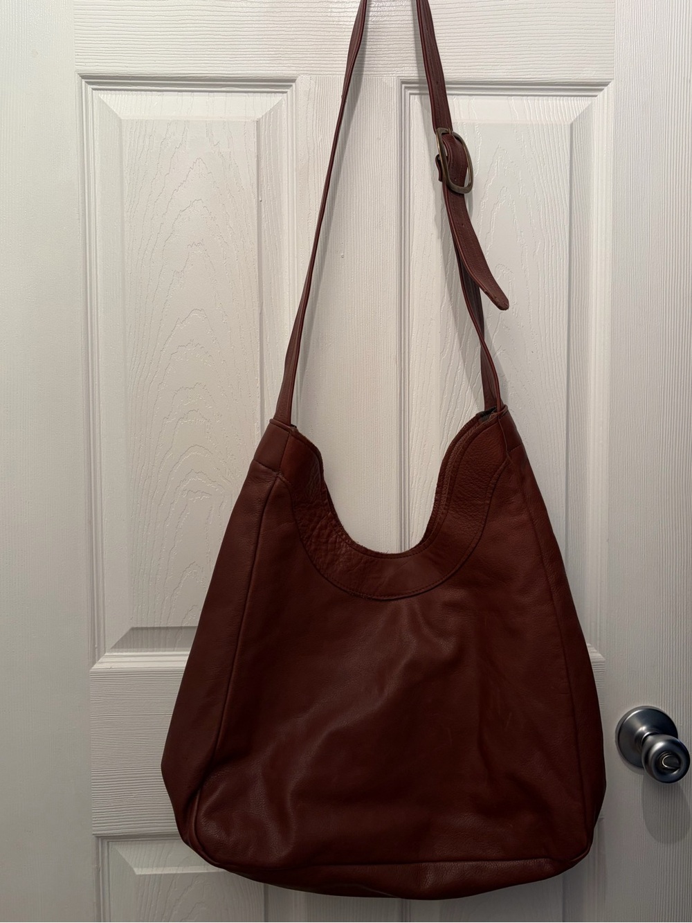 JENNIFER HALEY- large Leather Hobo Bag in Brown